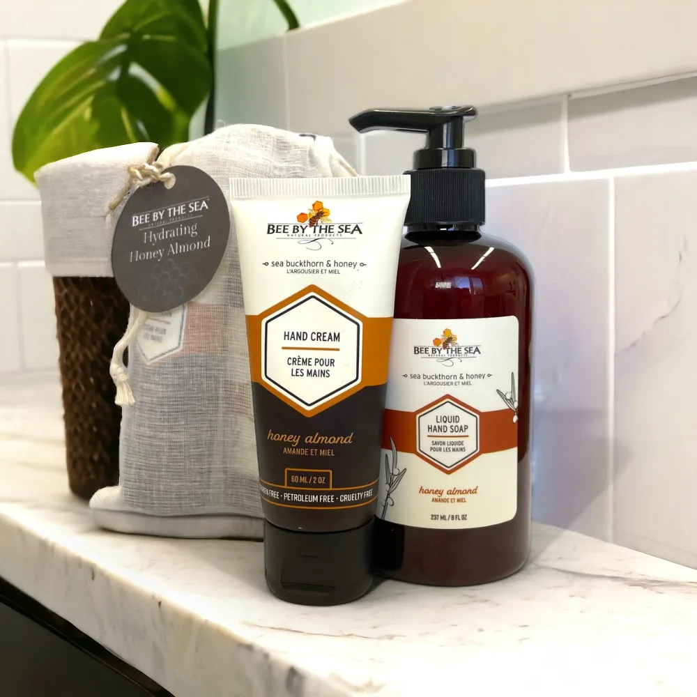 Bee-By-The-Sea-Hand-Care-Gift-Set–Honey-Almond-Dew-Melon-Lifestyle