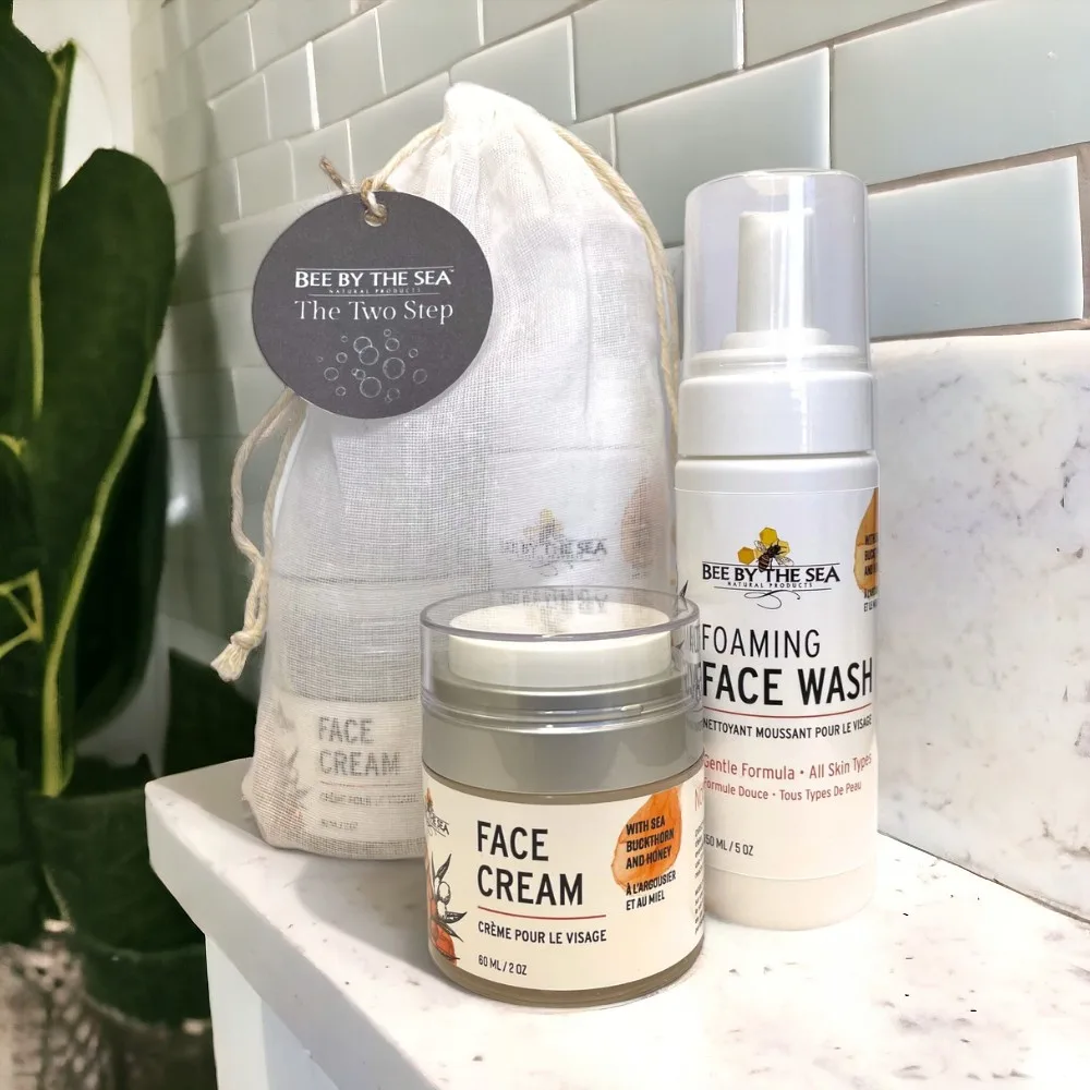 Bee-By-The-Sea-The-Two-Step-Gift-Set-Lifestyle